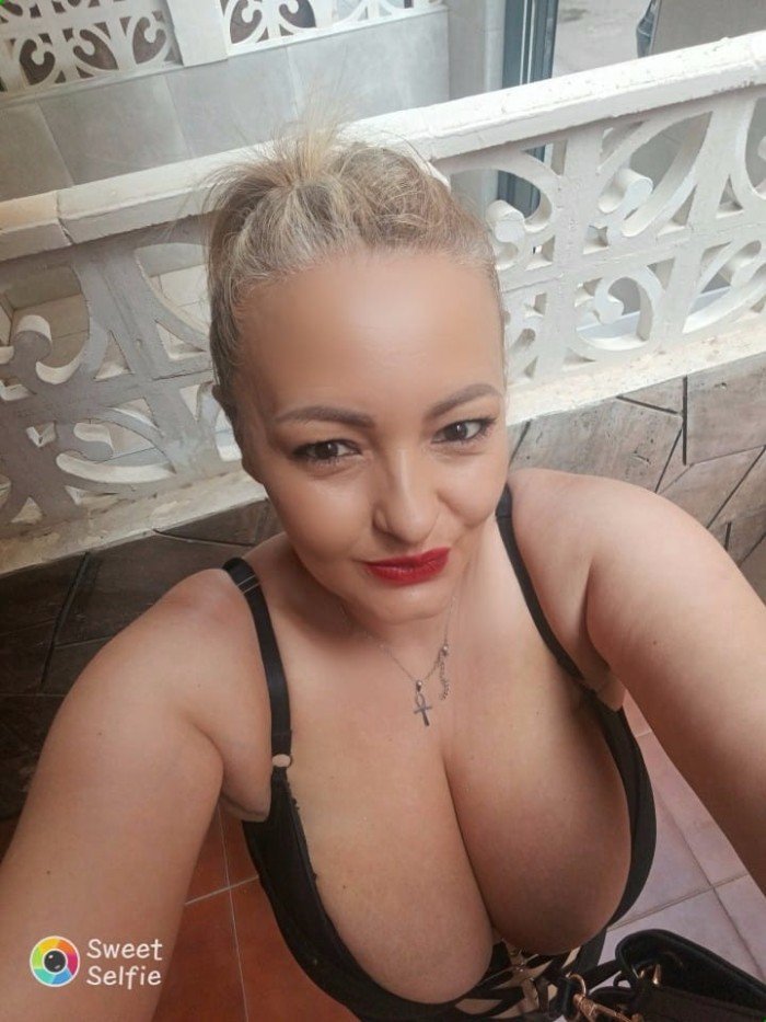 ANA escort en La Zenia